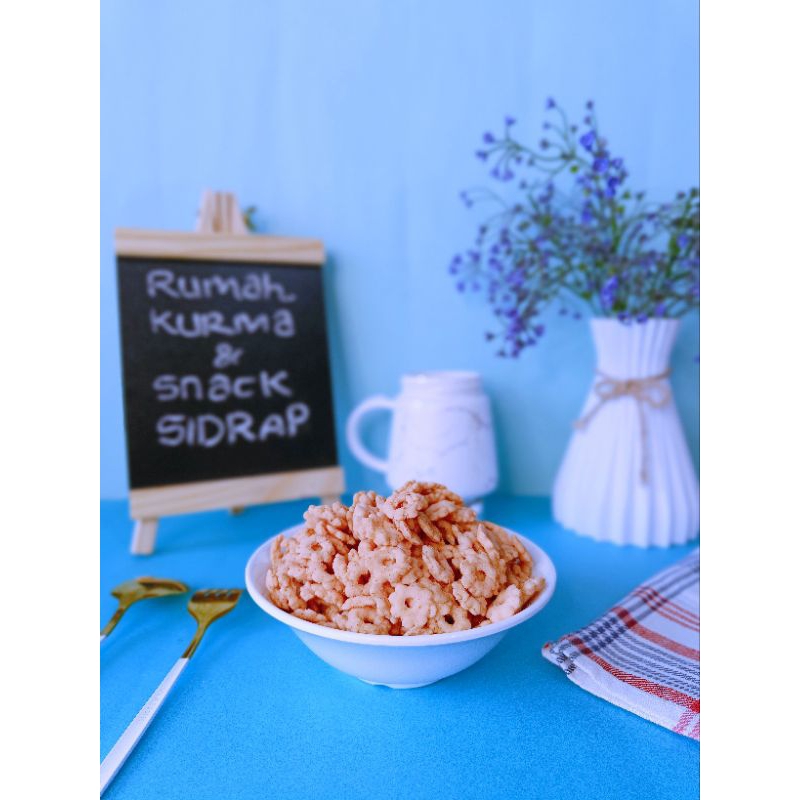 

Pilus Ajisan Bunga Sakura 500 Gr Snack Kiloan Camilan Cemilan Jaman Dulu Jadul Enak Gurih Asin