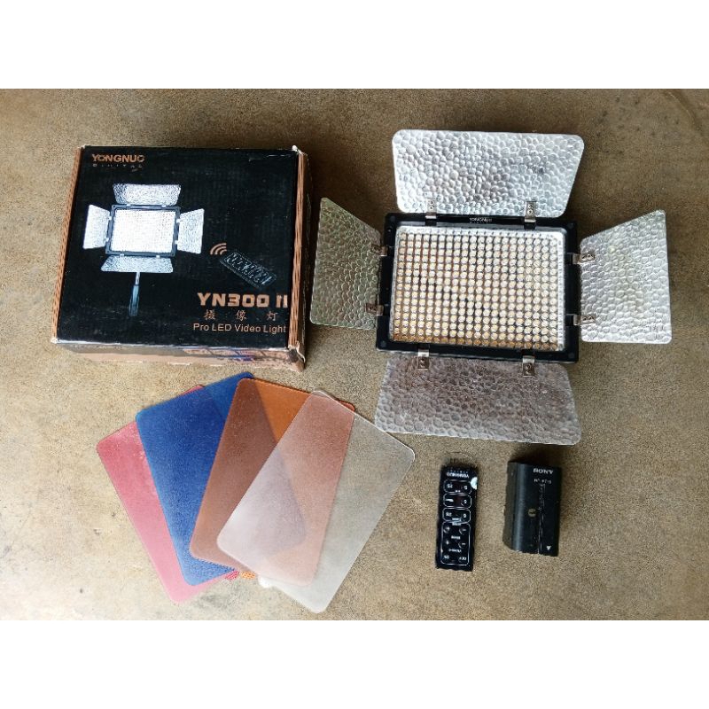 Lampu LED YONGNUO YN 300II