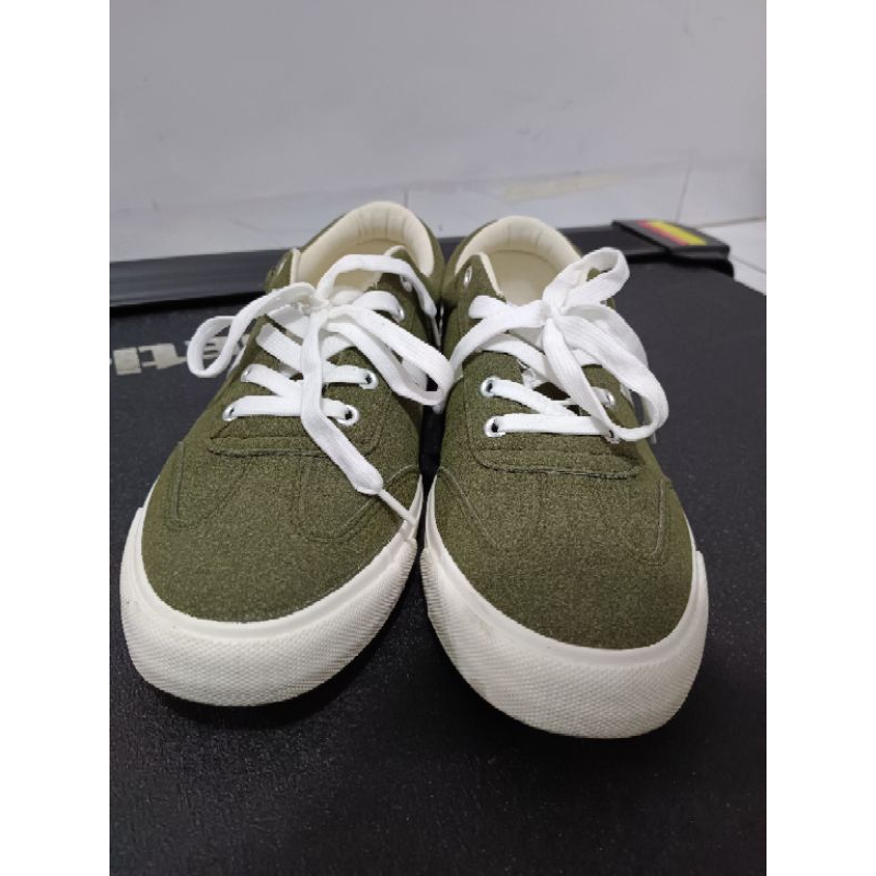 preloved airwalk size 44 sepatu pria sneakers casual