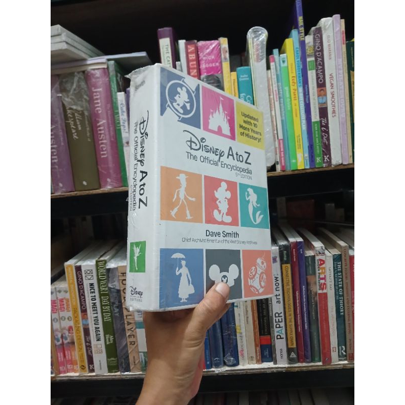 Disney A to Z: The Official Encyclopedia (Fifth Edition) (Disney Editions Deluxe)