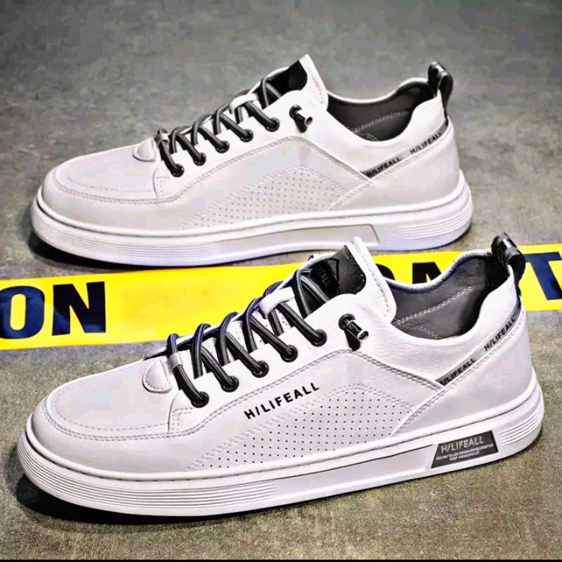 Sepatu Sneaker Pria Import - Sneaker TAKENO 2 Warna Putih Hitam Kasual
