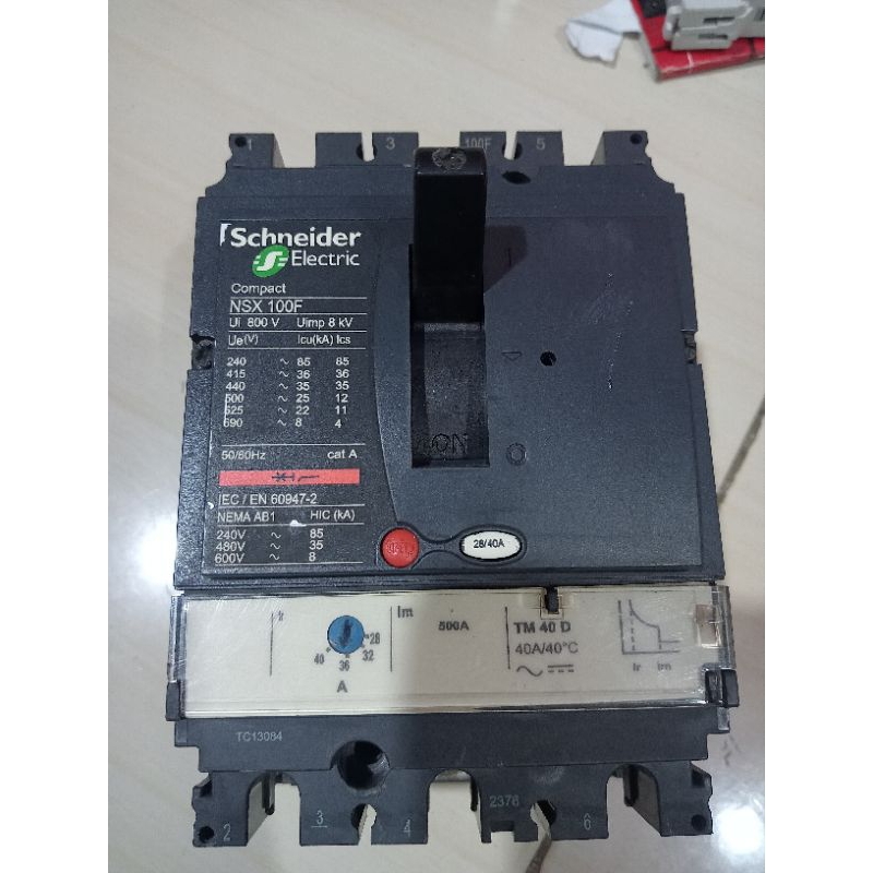 MCCB Schneider 3pas 63a NSX100F TM 63D 100a TM 100D 250a TM 250D barang second siap pakek di jamin n