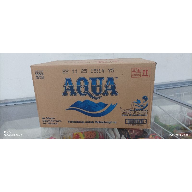 Air mineral Aqua botol 600 ml 1 dus