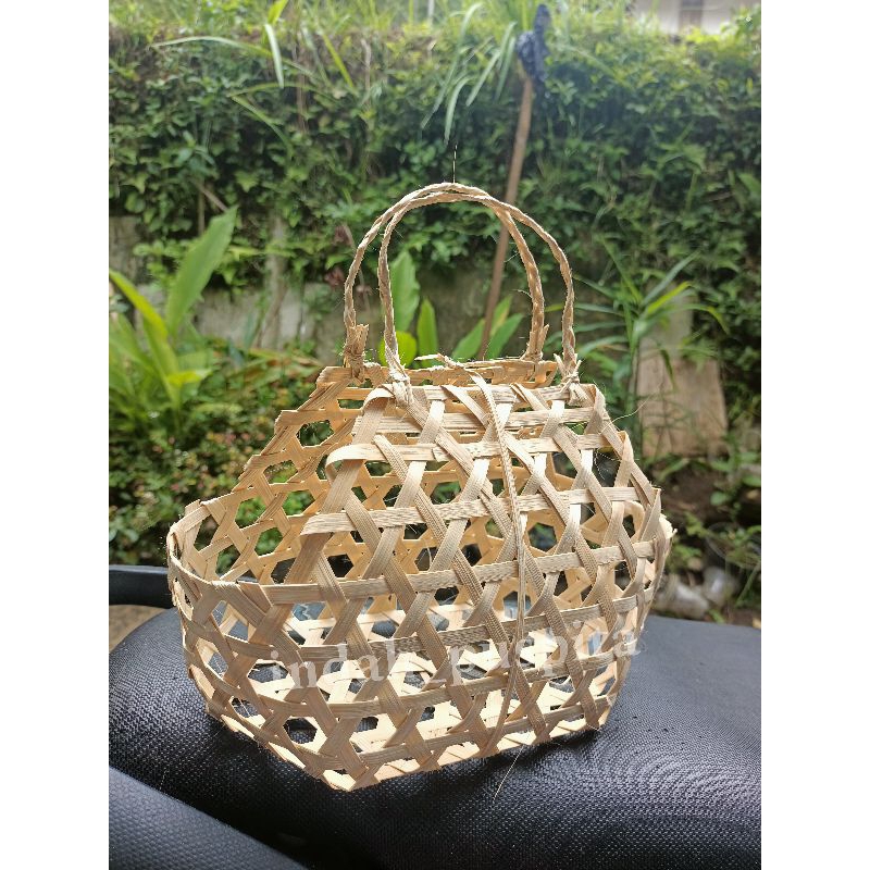 Tas hampers anyaman bambu