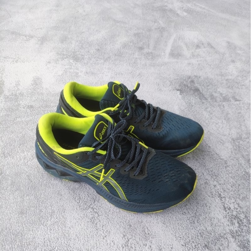 42 Asics Gel Kayano 27