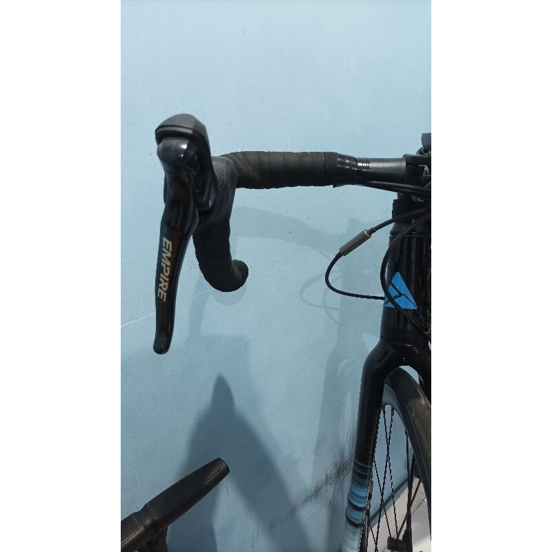 Sepeda Roadbike Avand Vector