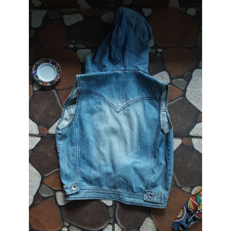 Vest Levis Tipe Engineer