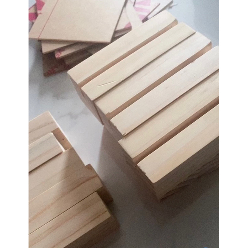 Stand akrilik, dudukan akrilik,kayu jati belanda Tatakan Akrilik Tatakan Kayu Stand kayu