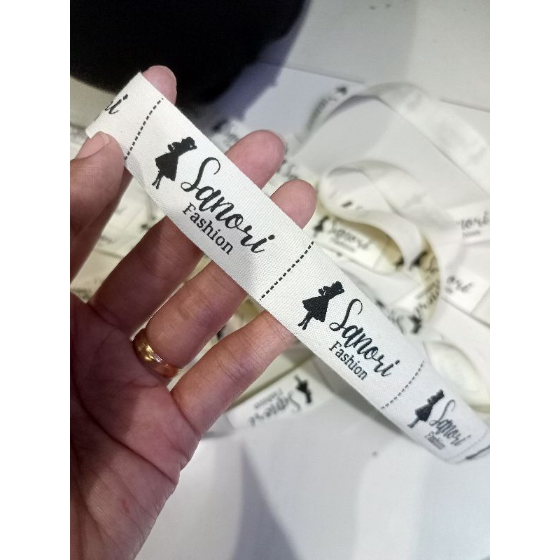 

BOSS LABEL HIJAB UK 2CM/LABEL BAJU/LABEL MEREK