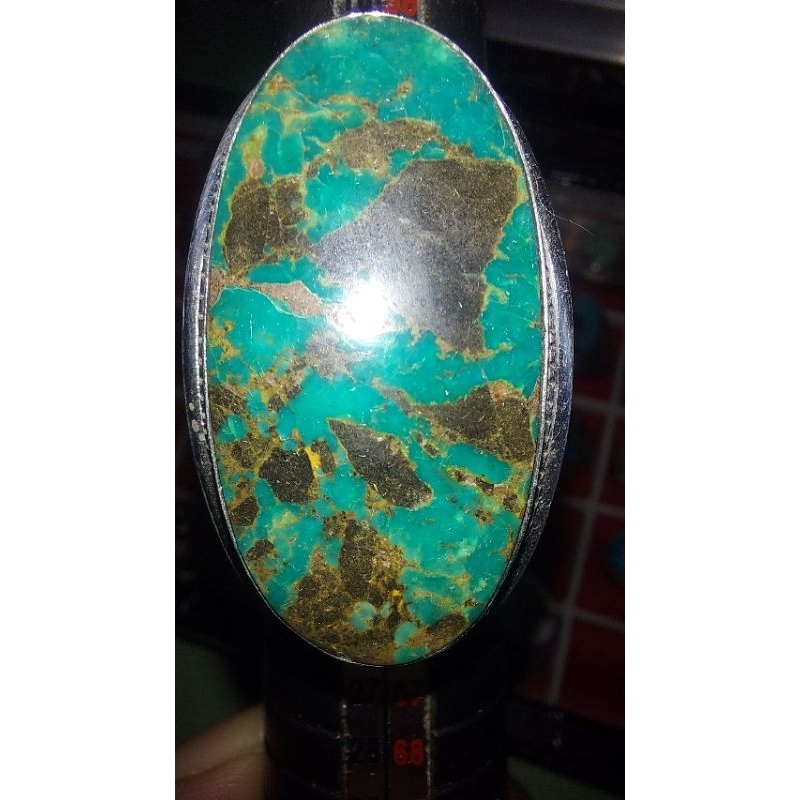 Pirus Persia serat emas