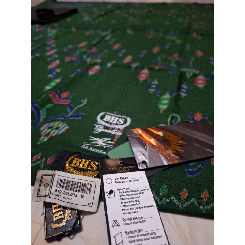 Sarung BHS MST Signature Gold