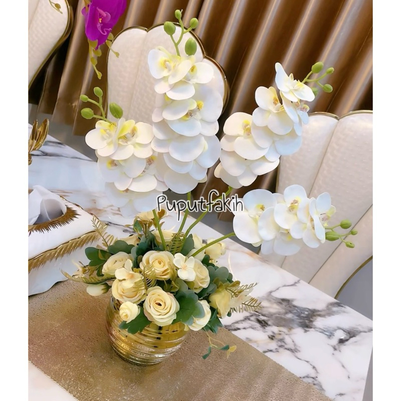 Vas keramik gold dengan bunga mawar dan anggrek 4cbg