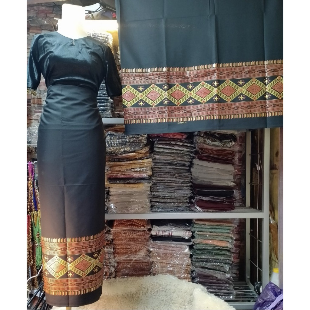 SARUNG TORAJA HITAM