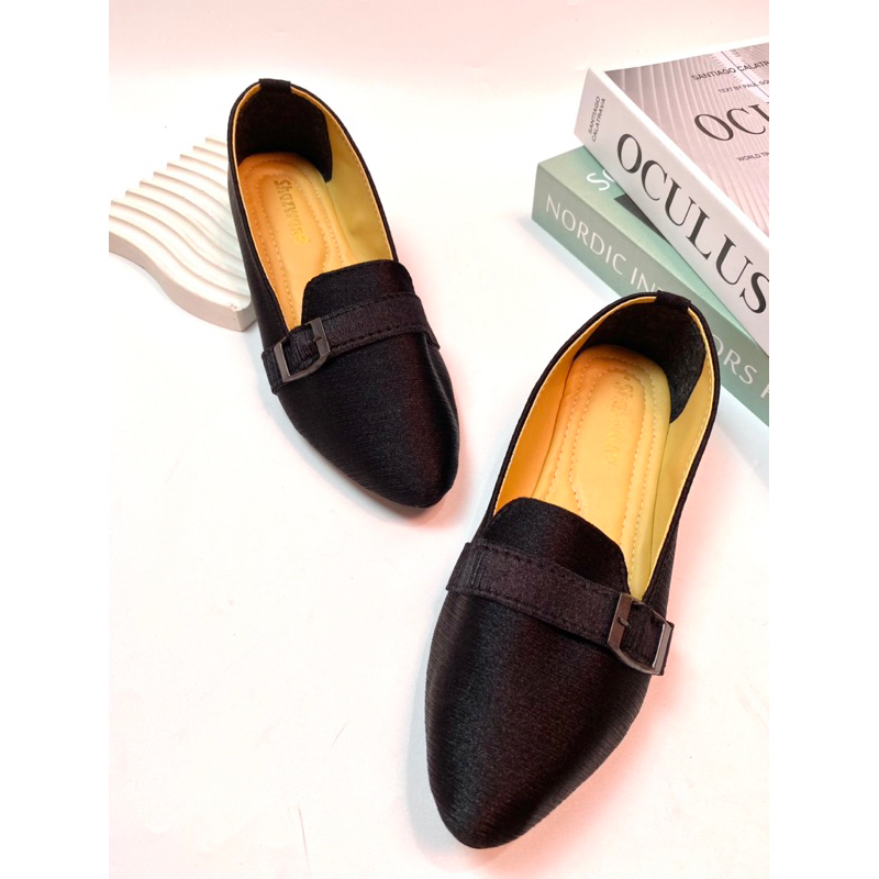 sepatu balet wanita model lidah gesper glossy hitam sepatu balet kerja simple