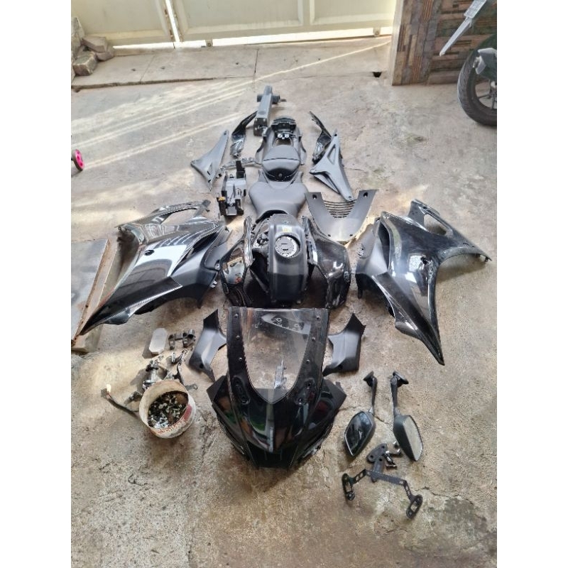 Body full set Yamaha R15 v4 lengkap lampu utama senja