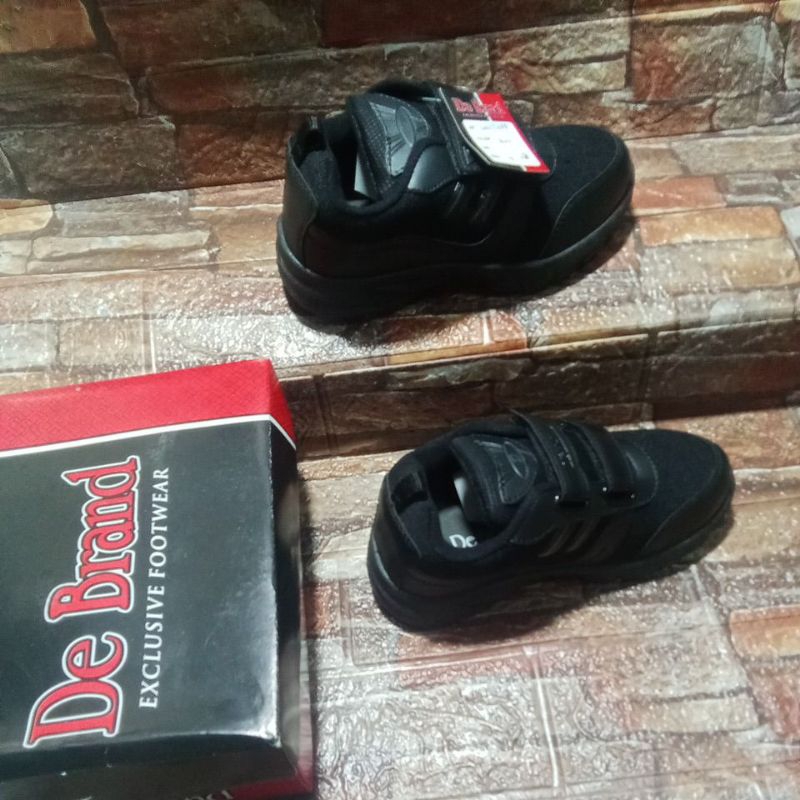 Sepatu Sekolah De Brand Velcro