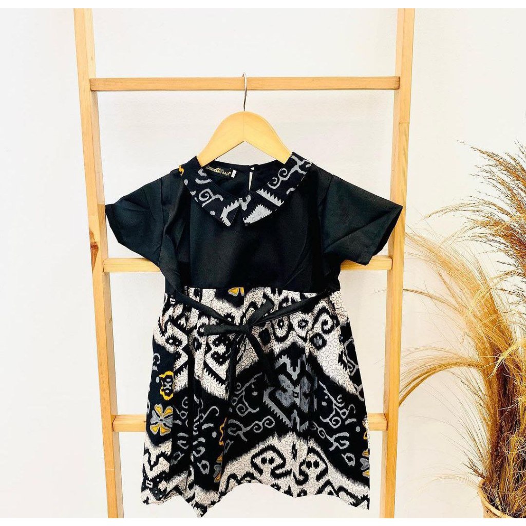 Benang Raja Hem Dan Atasan Anak Batik Katun Motif Zig Zag Asmat