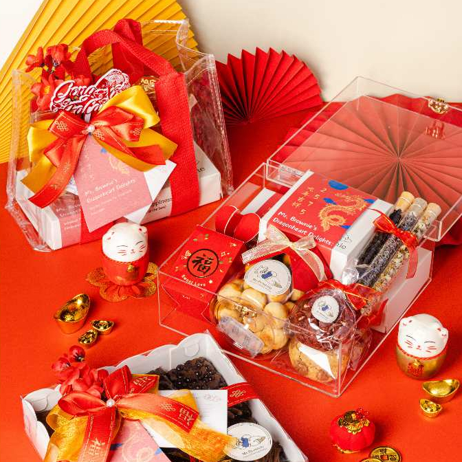 

[EXCLUSIVE] CHINESE NEW YEAR HAMPERS (wooden hampers, gift box) hadiah edisi CNY tahun baru imlek brownies, cookies, dan kue kering