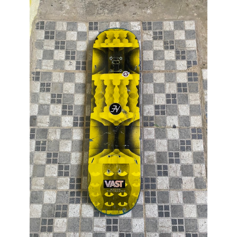 Deck Motion Skateboard