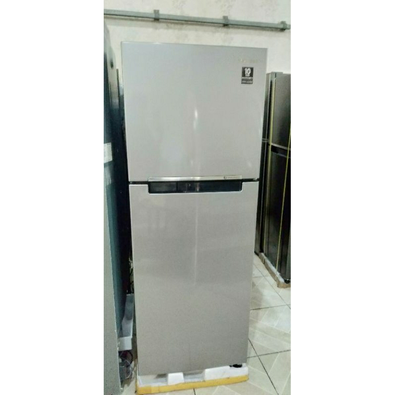 kulkas 2 pintu samsung RT-22FARBDSA