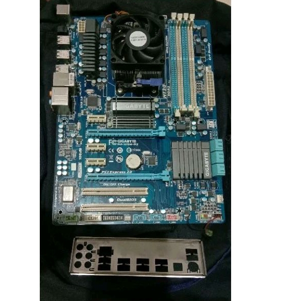 PAKET MOBO AMD AM3+ GAMING GIGABYTE  GA 970A D3+ AMD FX6300 + FAN