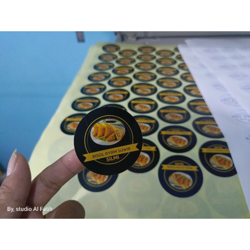 

Stiker label produk plus cuting