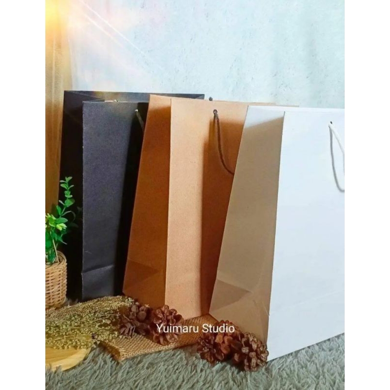 

Paperbag R7 polos ( 25x10x20 ) Coklat, Hitam, Putih