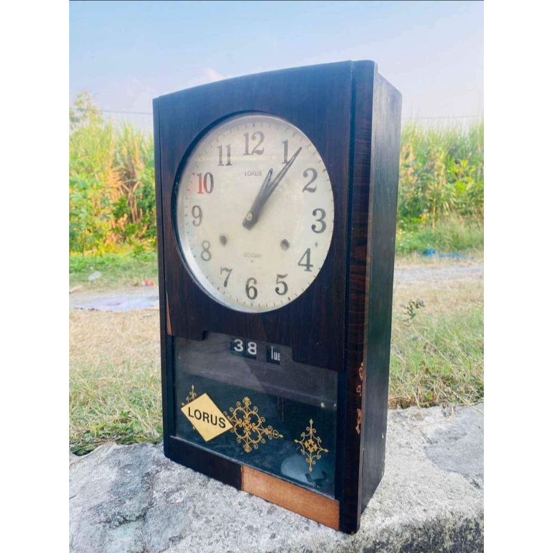 Jam Lorus Antik