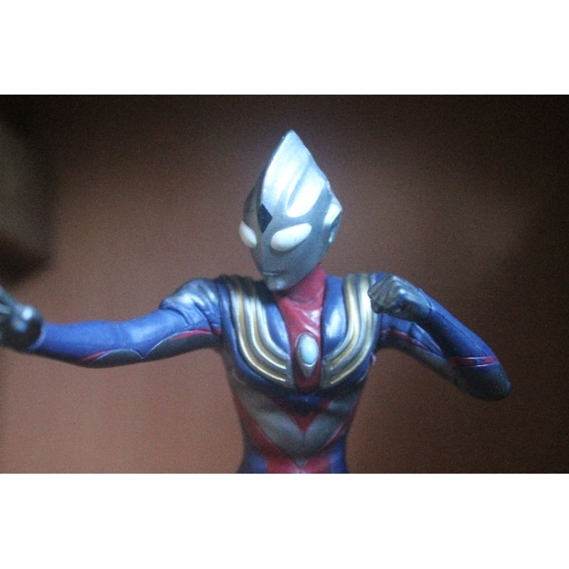 Figure Statue Ultraman Tiga (Recast/KW/No Brand)