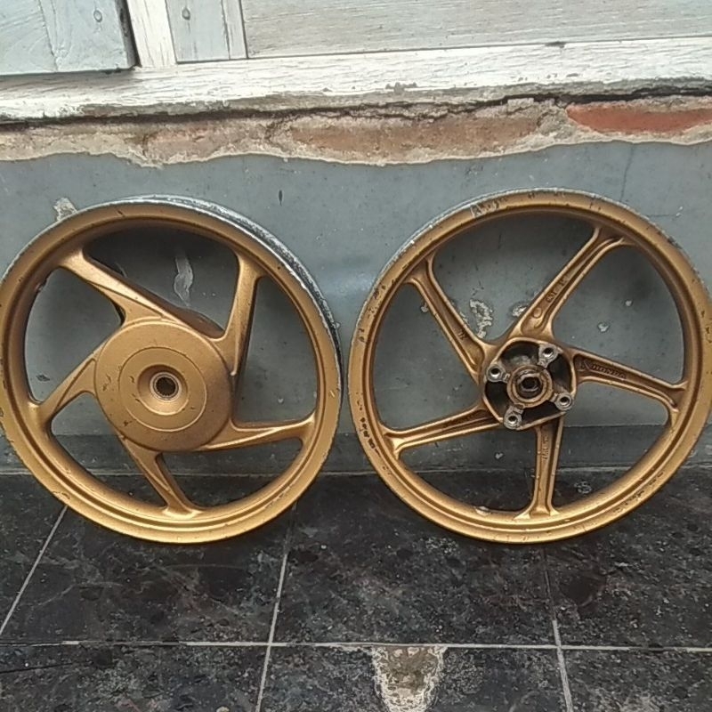velg racing Honda Vario 110,beat,Scoopy injeksi.barang second original lepasan motor.