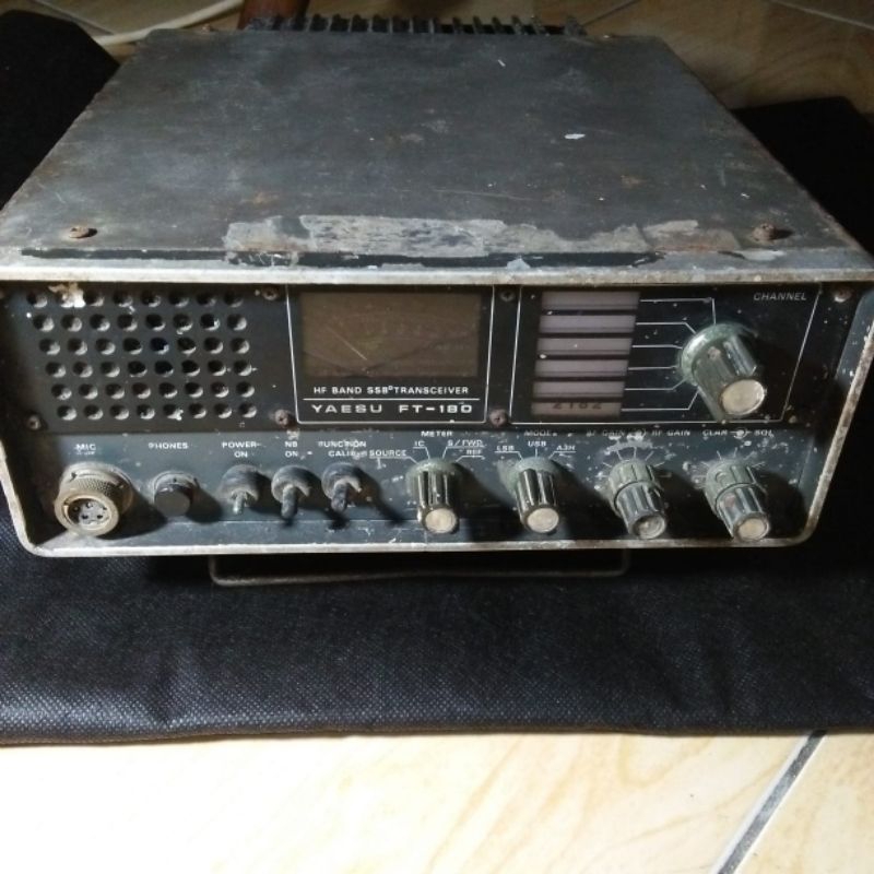 Radio SSB Yaesu FT 180 Tidak Ada Mic Kondisi Dari Gudang Anggap Mati