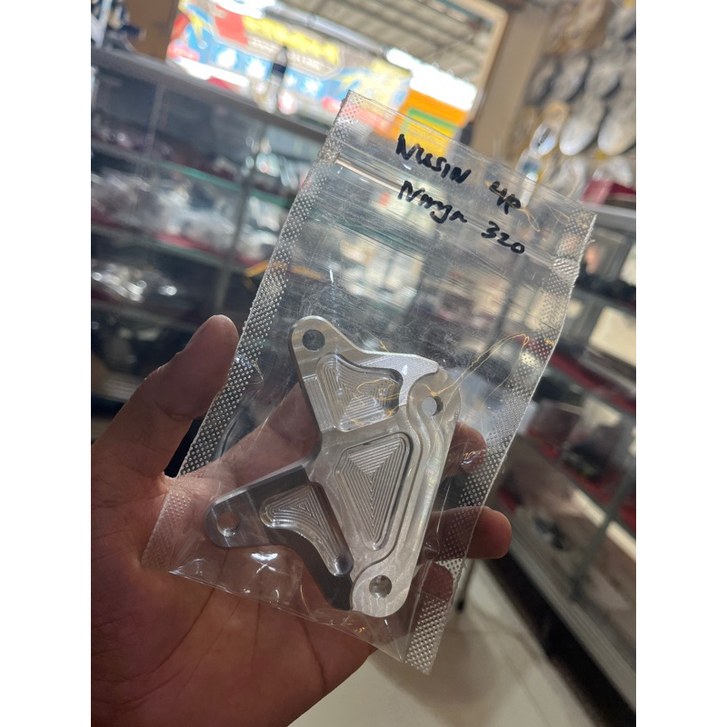 Bracket Kaliper Nissin 4Piston 4p Ninja R Disc 320mm PSM KTC DELKEVIC BAHAN ALUMUNIUM PROSES CNC