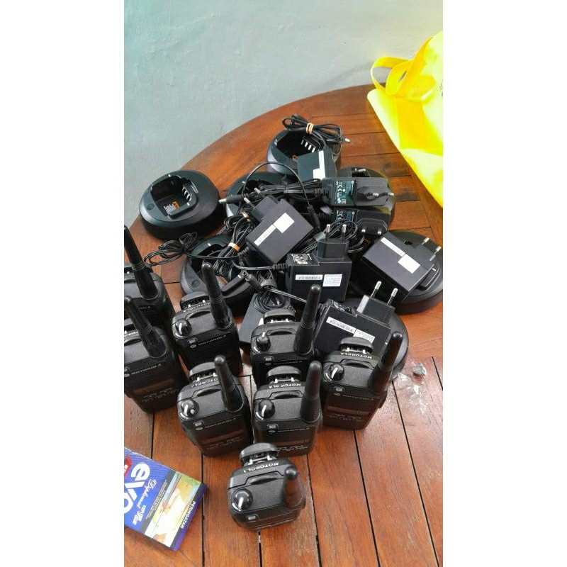 Ht motorola cp1300 uhf low band motorola cp 1300 uhf 350mhz sd 390 mhz normal bekas mulus