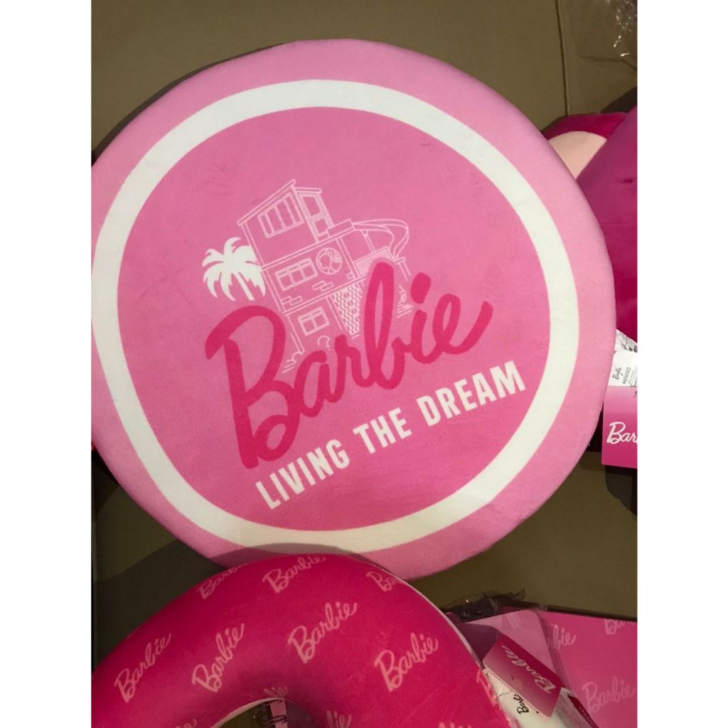BARBIE X MINISO BANTAL DUDUK