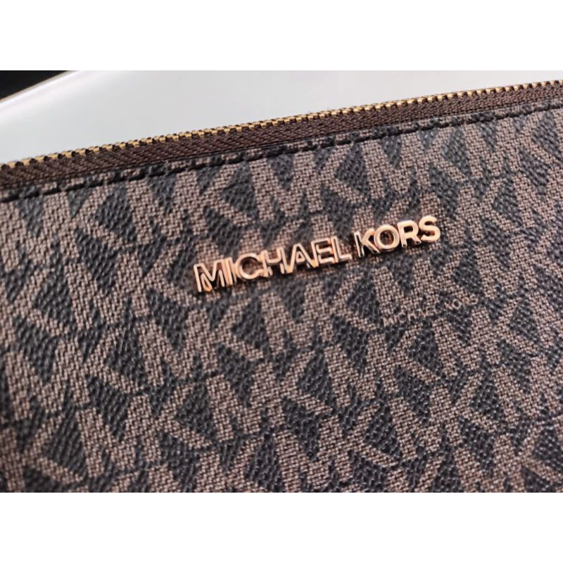 MK Jetset Travel Zip Pouchette  Michael Kors