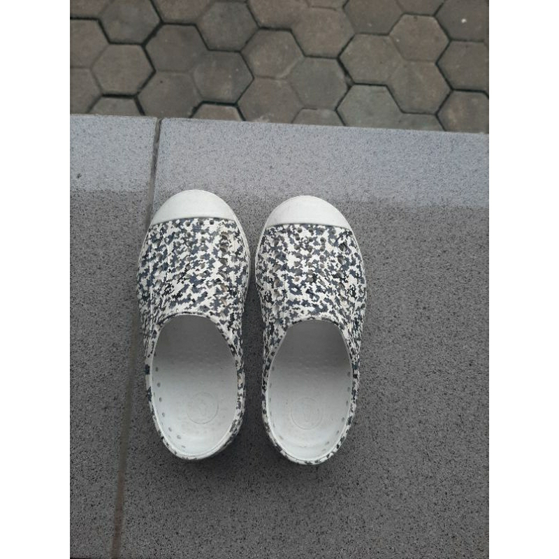 preloved native shoes anak