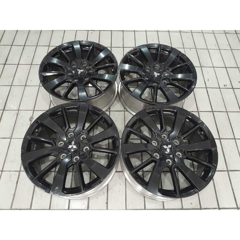 Pelek Velg Mobil Bekas Oem Pajero Ring 18 Pcd 6x139,7 Black
