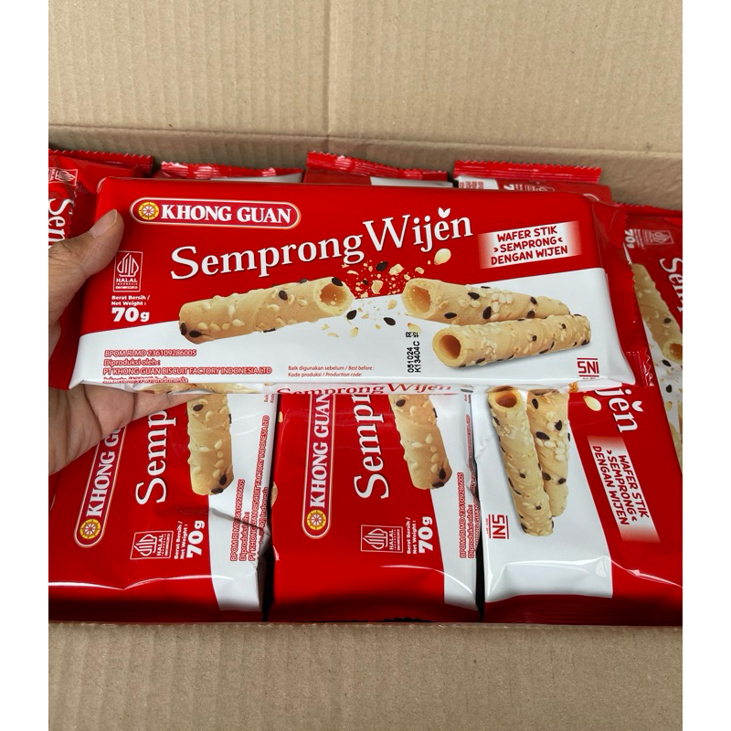 

agen distributor makanan ringan snack cemilan biskuit khong guan semprong wijen wafer stik 70g murah enak hampers ultah souvenir