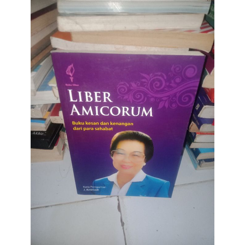 BUKU ASLI LEADER AMICORUM BUKU KESAN DAN KENANGAN DARI PARA SAHABAT KRISTIADI