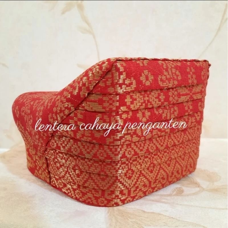 topi marapulai hiasan kepala pria topi saluak adat minang padang topi songket merah