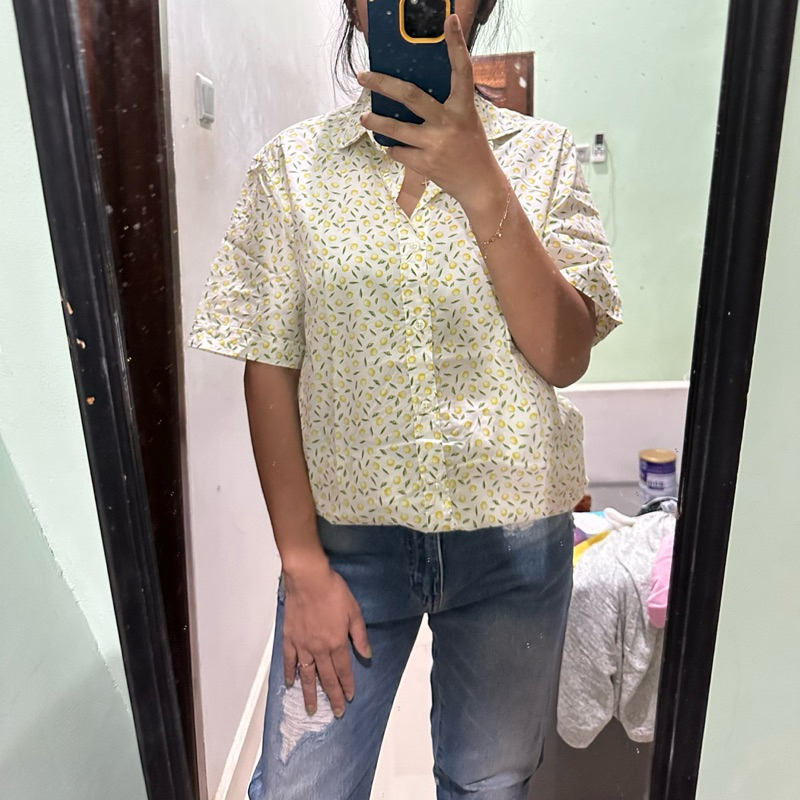 PL Kemeja atasan mango setara size L like new,hanya sekali pakai,di tulisannya mango man untuk cowok