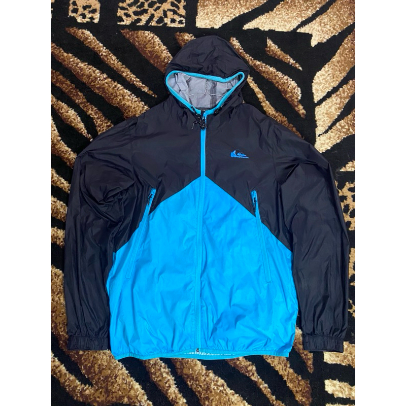 jaket parasut cocok untuk olahraga outdoor seperti lari / jaket parasut brandid quiksilver original 