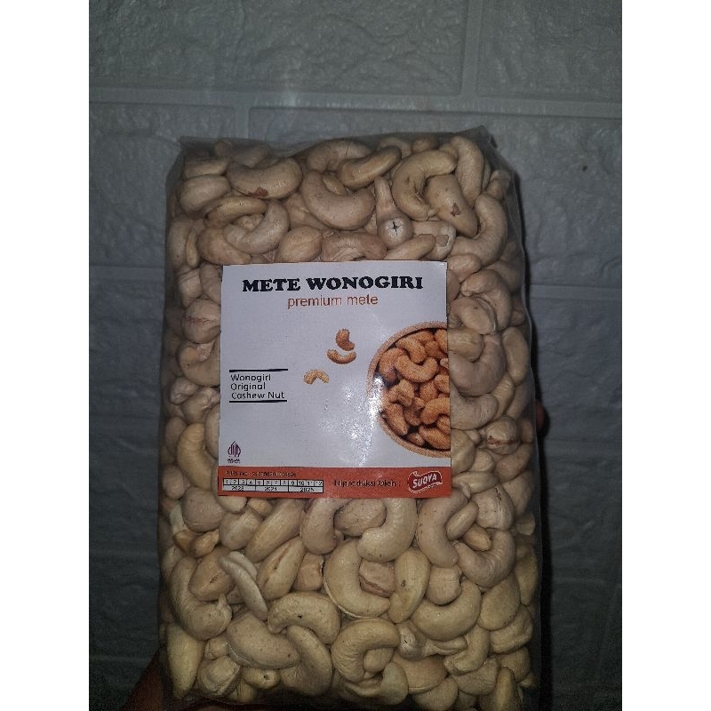 

KACANG MEDE UTUH MENTAH SUPER ISI 1 KG KACANG METE PREMIUM ASLI WONOGIRI