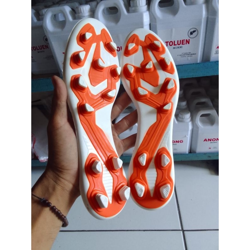 Outsole//Sol sepatu bola Adidas Fredator Gren 4