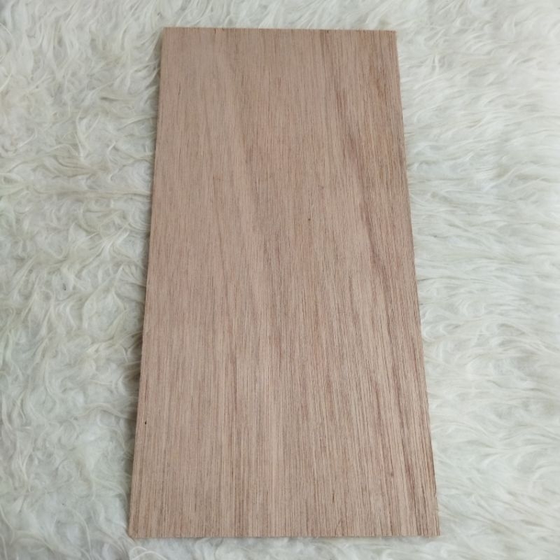 Triplek Tebal 4mm MC Uty 40 x 20 cm Harga per lembar plywood
