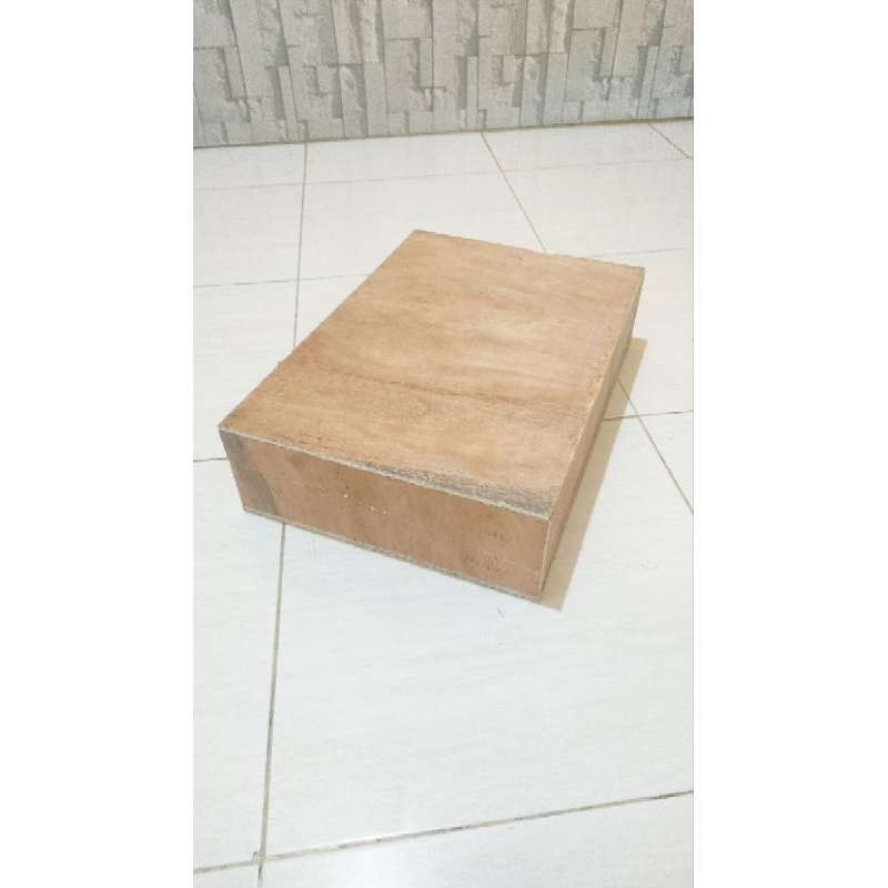 box triplek meranti bahan hardcase pedalboard model miring  53x37x12