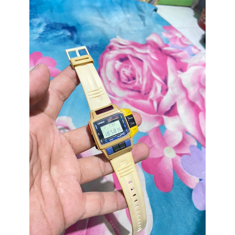 CASIO CMD 10 GOLD VINTAGE RARE