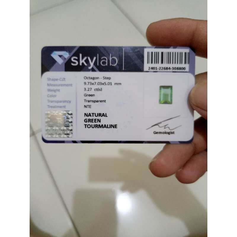 batu permata green tourmaline