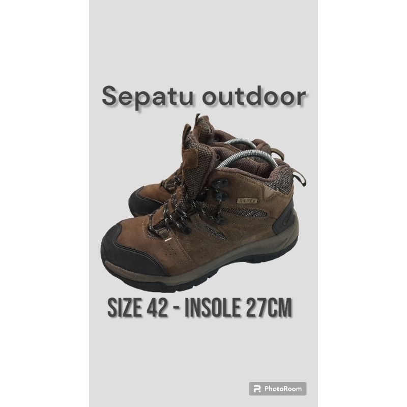 sepatu outdoor size 42 - second branded