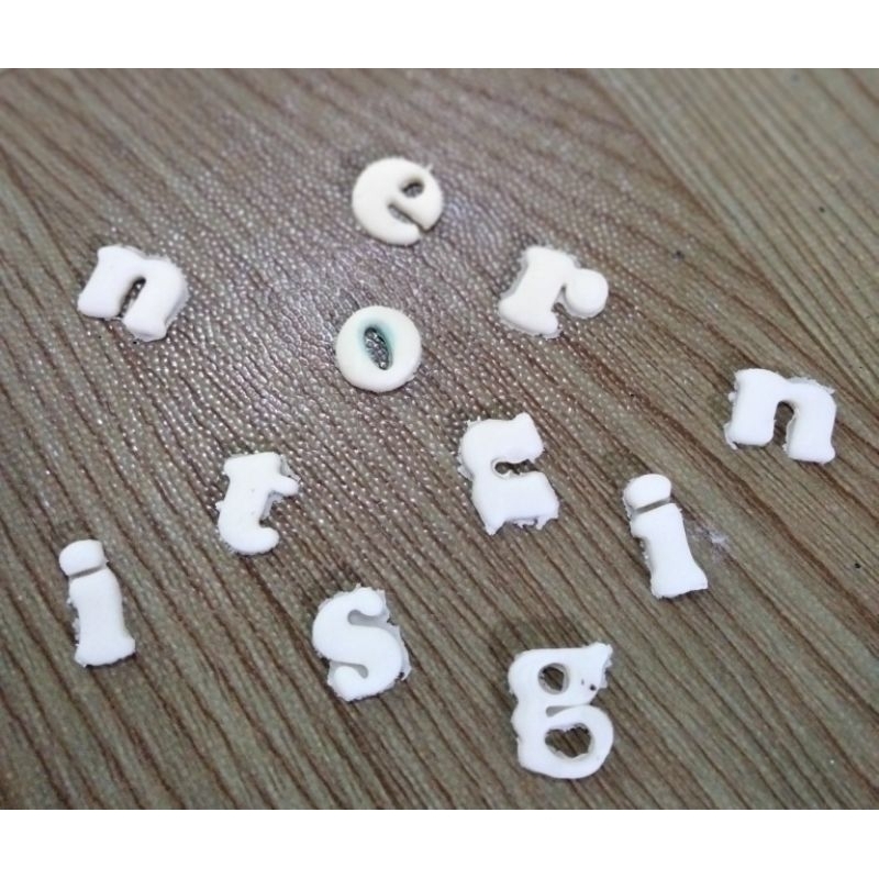 

CUSTOM TULISAN DENGAN FONDANT